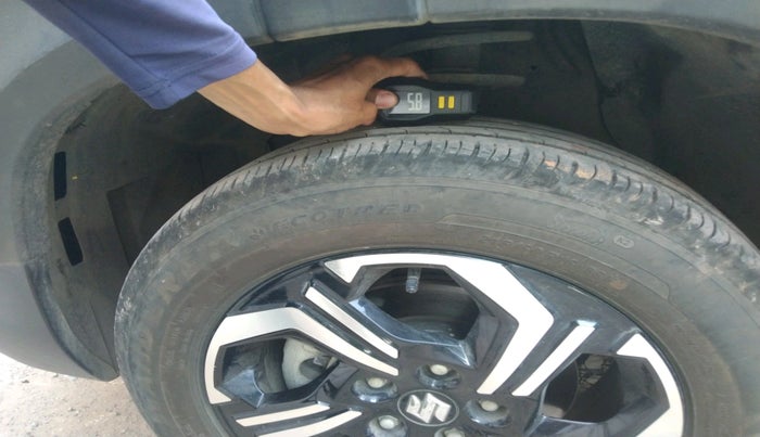 2022 Maruti BREZZA ZXI + SMART HYBRID, Petrol, Manual, 28,346 km, tyre