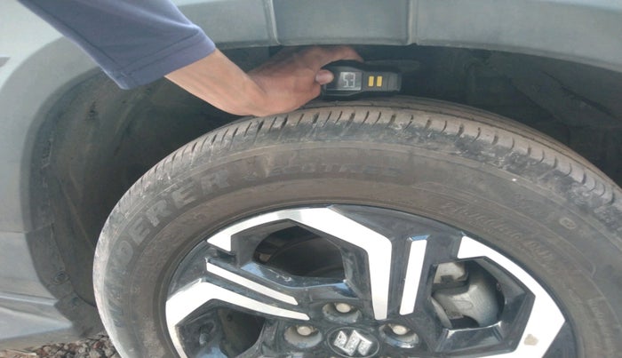 2022 Maruti BREZZA ZXI + SMART HYBRID, Petrol, Manual, 28,346 km, tyre