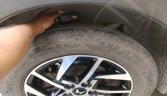 2024 Mahindra XUV 3XO AX5 1.5 Turbo Diesel, Diesel, Manual, 33,197 km, tyre