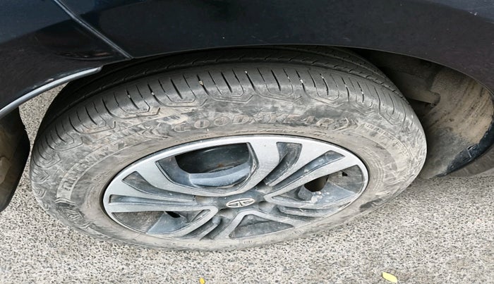 2022 Tata TIGOR XZ PLUS CNG, CNG, Manual, 38,659 km, tyre