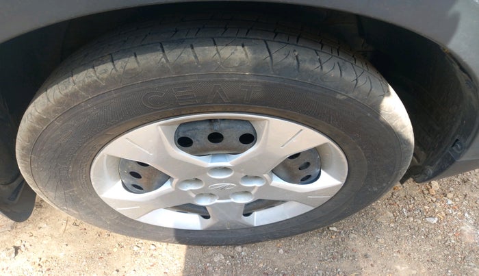 2022 Mahindra XUV300 W6 1.2 PETROL, Petrol, Manual, 56,285 km, tyre