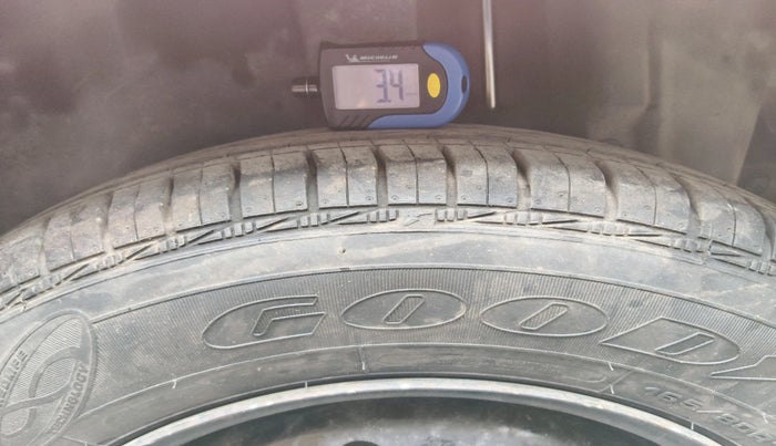 2012 Maruti Swift VXI, Petrol, Manual, 57,702 km, tyre