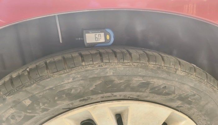 2012 Maruti Swift VXI, Petrol, Manual, 57,702 km, tyre