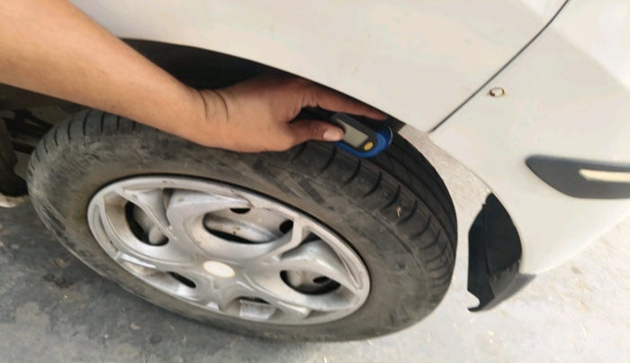 2015 Maruti Wagon R 1.0 LXI, Petrol, Manual, 1,12,192 km, tyre