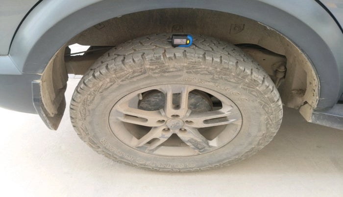 2022 Mahindra Thar LX PETROL HT 4WD AT, Petrol, Automatic, 57,882 km, tyre