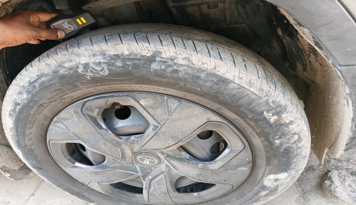 2024 Tata PUNCH ADVENTURE MT CNG , CNG, Manual, 38,498 km, tyre