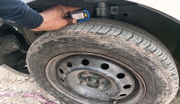 2013 Maruti Swift VXI, Petrol, Manual, 57,708 km, tyre