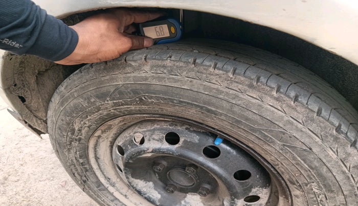 2013 Maruti Swift VXI, Petrol, Manual, 57,708 km, tyre