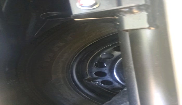 2023 Maruti S PRESSO VXI S-CNG, CNG, Manual, 52,198 km, tyre