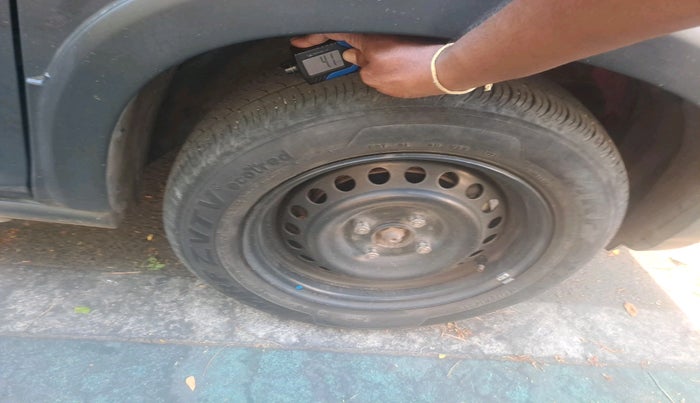 2023 Maruti S PRESSO VXI S-CNG, CNG, Manual, 52,198 km, tyre