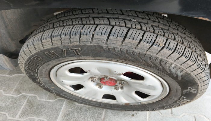 2013 Renault Duster 85 PS RXE DIESEL, Diesel, Manual, 2,03,312 km, tyre