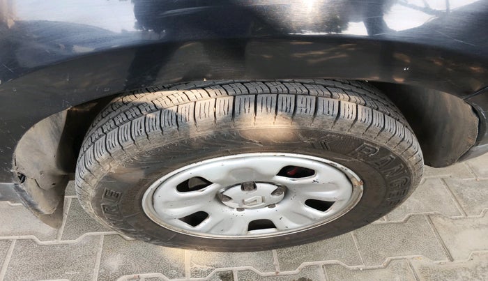 2013 Renault Duster 85 PS RXE DIESEL, Diesel, Manual, 2,03,312 km, tyre