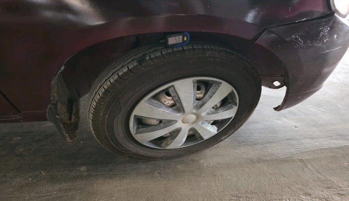 2006 Maruti Alto LXI, Petrol, Manual, 1,44,539 km, tyre