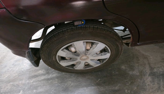 2006 Maruti Alto LXI, Petrol, Manual, 1,44,539 km, tyre