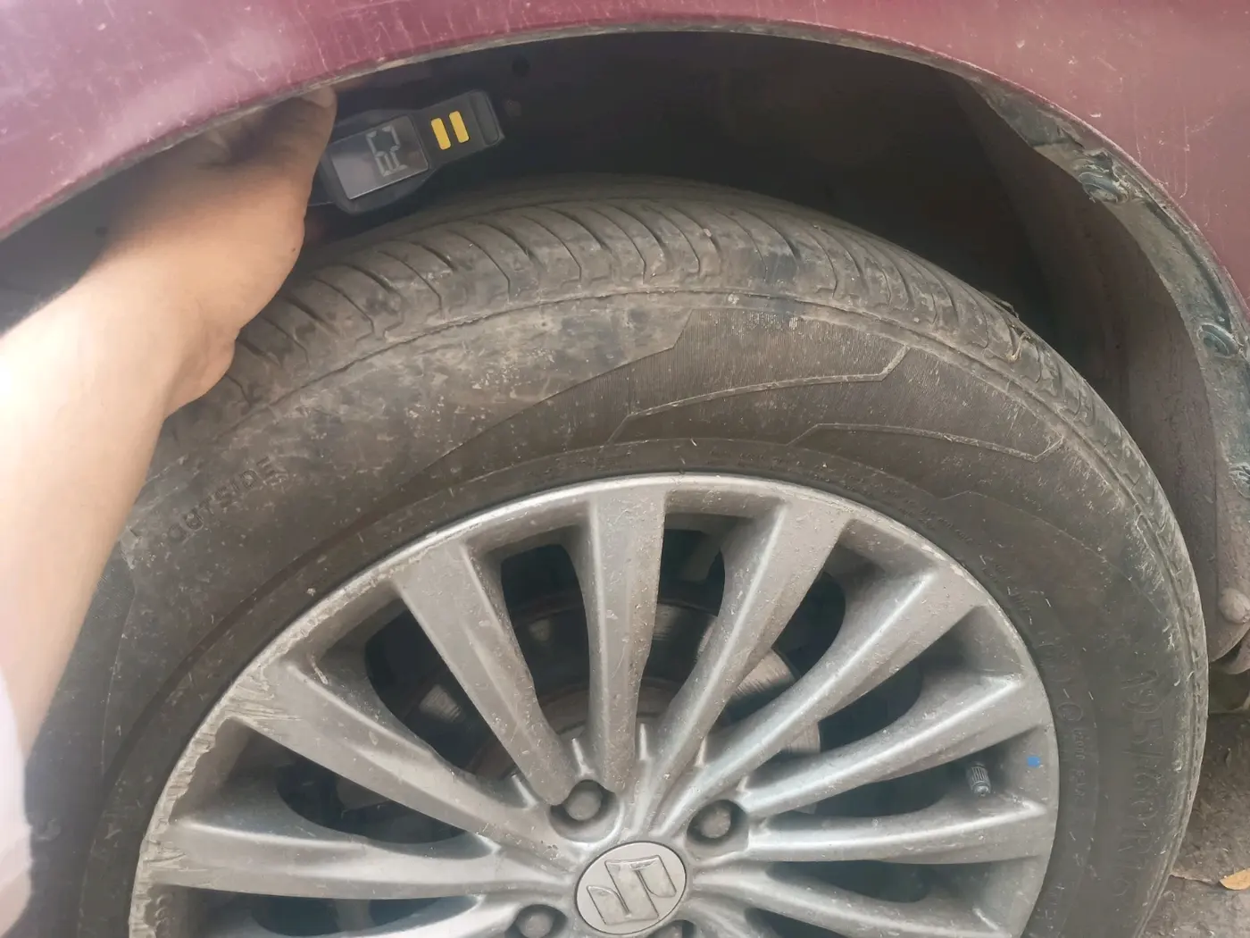 2015 Maruti Ciaz ZXI+, CNG, Manual, 1,12,578 km, tyre