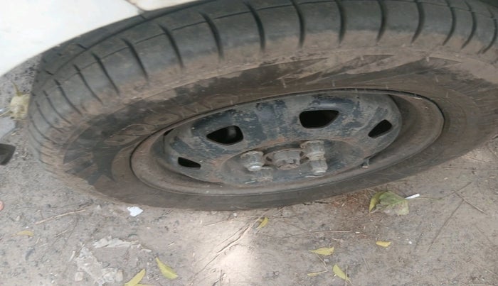 2013 Hyundai Santro Xing GLS, Petrol, Manual, 91,791 km, tyre