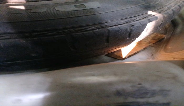 2013 Maruti Swift VDI, Diesel, Manual, 91,103 km, tyre