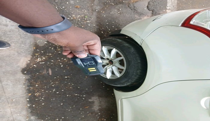 2013 Maruti Swift VDI, Diesel, Manual, 91,103 km, tyre