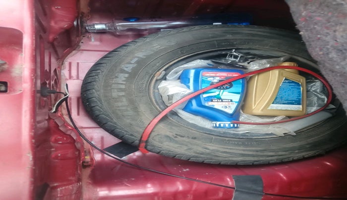 2016 Renault Kwid RXT 0.8, Petrol, Manual, 56,093 km, tyre