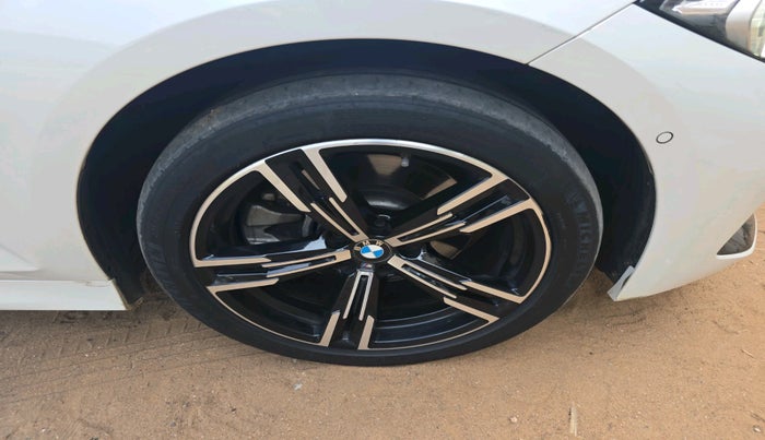 2023 BMW 3 SERIES GRAN LIMOUSINE 330Li M Sport, Petrol, Automatic, 36,367 km, tyre