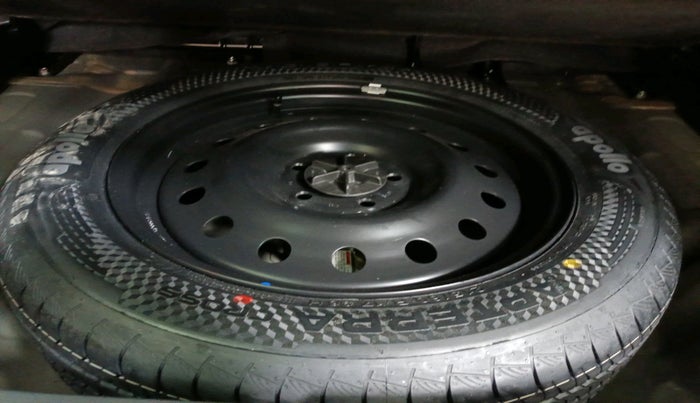 2023 Toyota URBAN CRUISER HYRYDER V NEO DRIVE, Petrol, Manual, 52,993 km, tyre