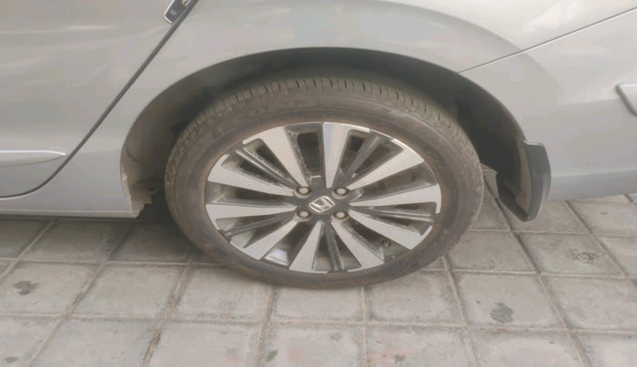 2024 Honda City 1.5L I-VTEC ZX CVT, Petrol, Automatic, 5,353 km, tyre