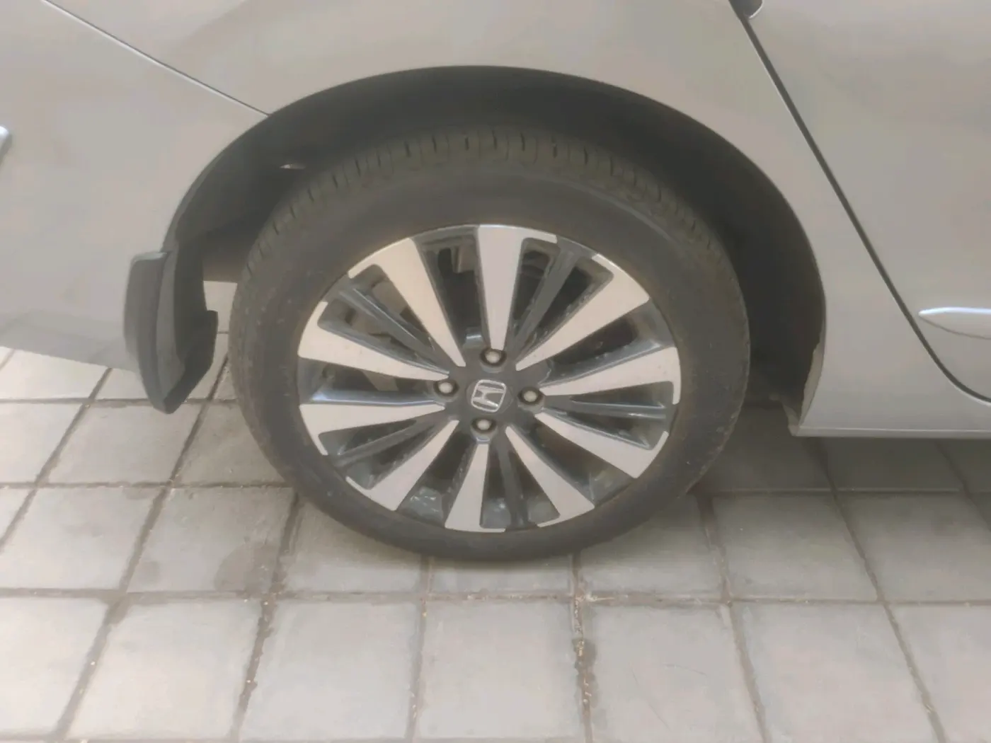2024 Honda City 1.5L I-VTEC ZX CVT, Petrol, Automatic, 5,353 km, tyre