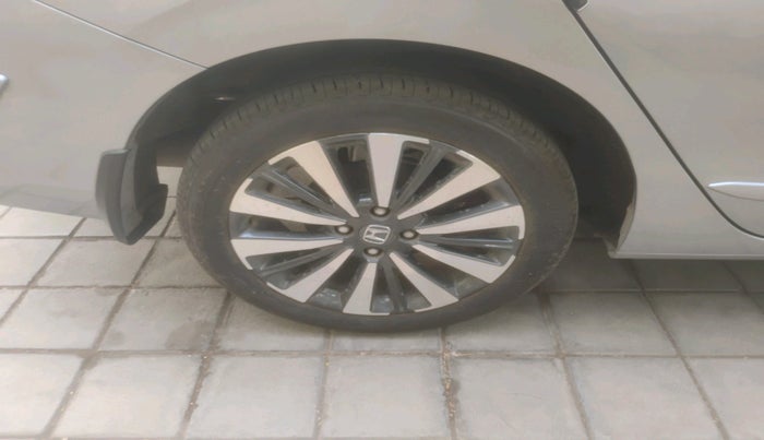 2024 Honda City 1.5L I-VTEC ZX CVT, Petrol, Automatic, 5,353 km, tyre