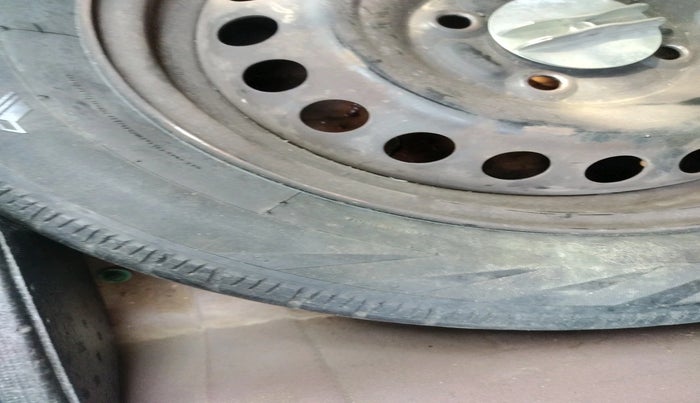 2017 Honda Amaze 1.2L I-VTEC S OPT, Petrol, Manual, 76,456 km, tyre