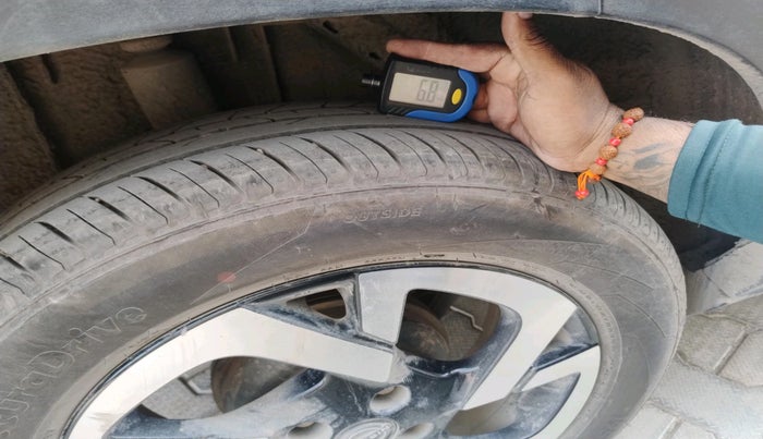 2022 Nissan MAGNITE XV AMT, Petrol, Automatic, 74,808 km, tyre