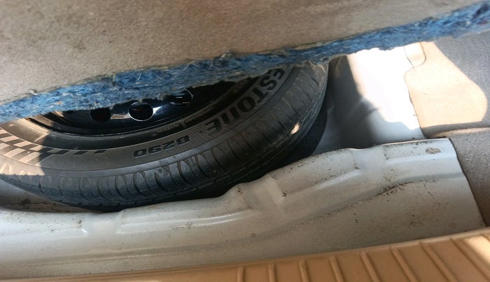 2015 Ford Figo Aspire TITANIUM1.5 DIESEL, Diesel, Manual, 1,01,918 km, tyre