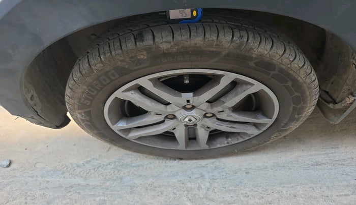 2020 Renault TRIBER RXZ, Petrol, Manual, 95,616 km, tyre