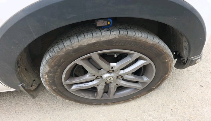 2020 Renault TRIBER RXZ, Petrol, Manual, 95,616 km, tyre