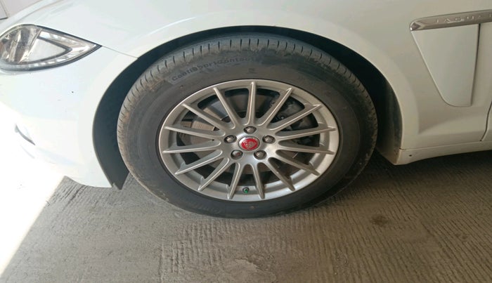 2015 Jaguar XF 2.2 DIESEL LUXURY, Diesel, Automatic, 18,678 km, tyre