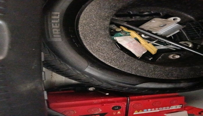 2015 Jaguar XF 2.2 DIESEL LUXURY, Diesel, Automatic, 18,678 km, tyre