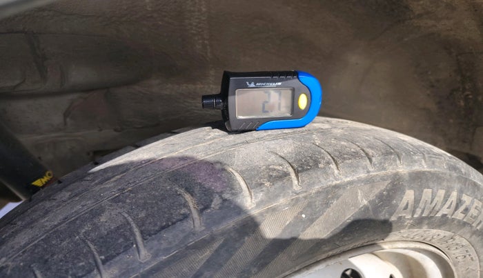 2011 Maruti Wagon R 1.0 LXI, CNG, Manual, 1,59,292 km, tyre