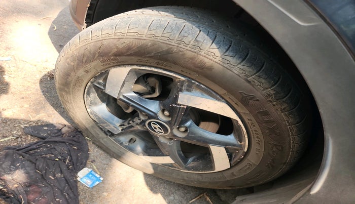 2019 Hyundai VENUE SX PLUS 1.0 TURBO DCT, Petrol, Automatic, 1,02,387 km, tyre