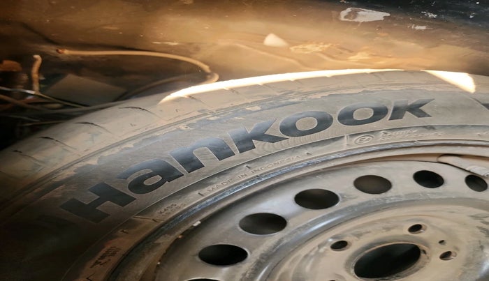 2019 Hyundai VENUE SX PLUS 1.0 TURBO DCT, Petrol, Automatic, 1,02,387 km, tyre