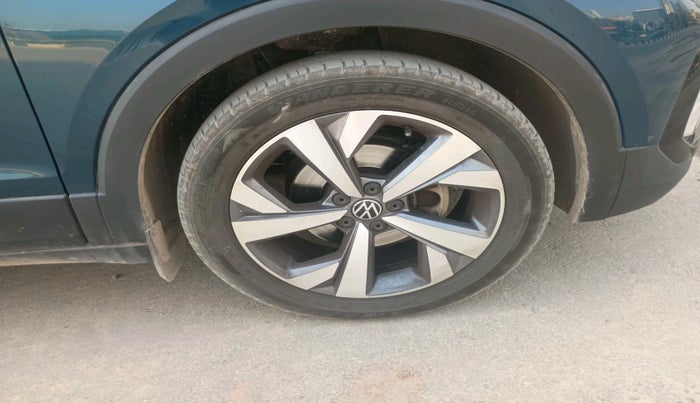 2024 Volkswagen TAIGUN TOPLINE 1.0 TSI MT, Petrol, Manual, 18,830 km, tyre