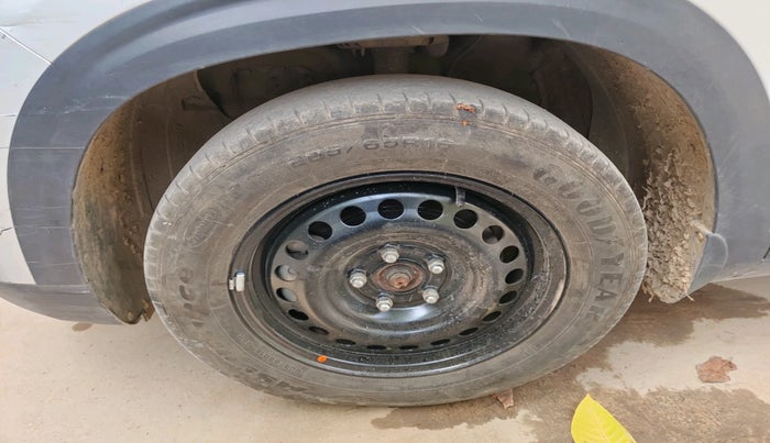 2022 KIA SELTOS HTK PLUS 1.5 DIESEL, Diesel, Manual, 1,03,887 km, tyre