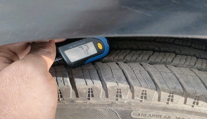 2022 Mahindra XUV700 AX 5 D MT 5 STR, Diesel, Manual, 57,879 km, tyre