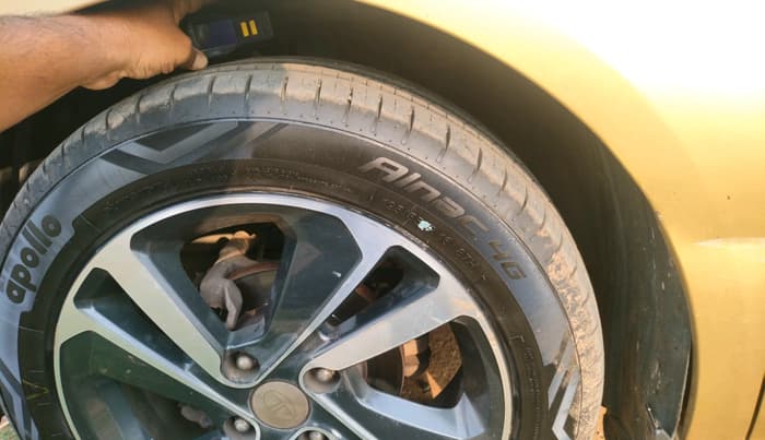 2020 Tata ALTROZ XZ PETROL, Petrol, Manual, 1,85,128 km, tyre