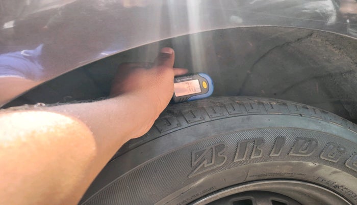 2010 Mahindra Xylo E4, Diesel, Manual, 1,12,814 km, tyre