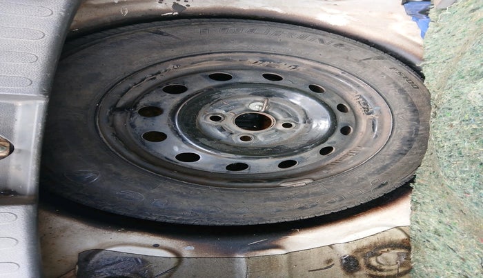 2011 Maruti Ritz VXI, Petrol, Manual, 12,197 km, tyre