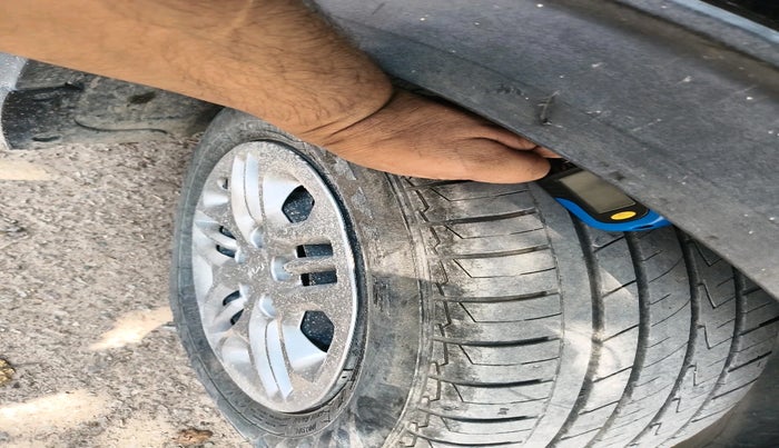 2024 KIA CARENS Prestige (O) 1.5 Petrol 7 STR, Petrol, Manual, 12,613 km, tyre