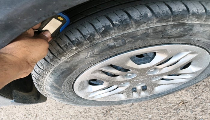 2024 KIA CARENS Prestige (O) 1.5 Petrol 7 STR, Petrol, Manual, 12,613 km, tyre