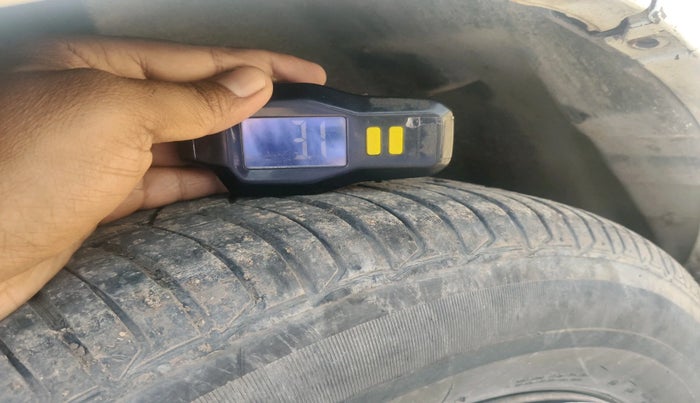 2014 Maruti Ertiga VDI, Diesel, Manual, 1,19,828 km, tyre