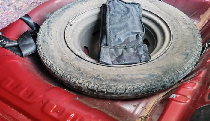 2016 Renault Kwid RXT 0.8, Petrol, Manual, 42,435 km, tyre