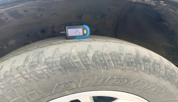 2009 Ford Endeavour 2.5L 4X2 MT, Diesel, Manual, 1,75,437 km, tyre