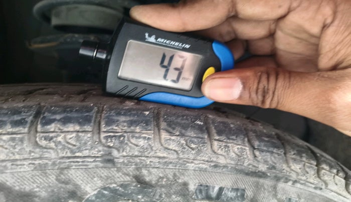 2018 Renault Kwid RXT 1.0 AMT (O), Petrol, Automatic, 43,389 km, tyre